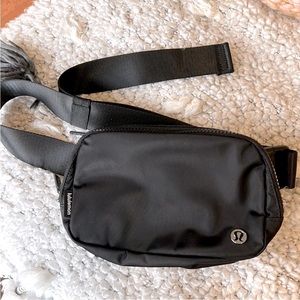 Lululemon Everywhere Belt Bag